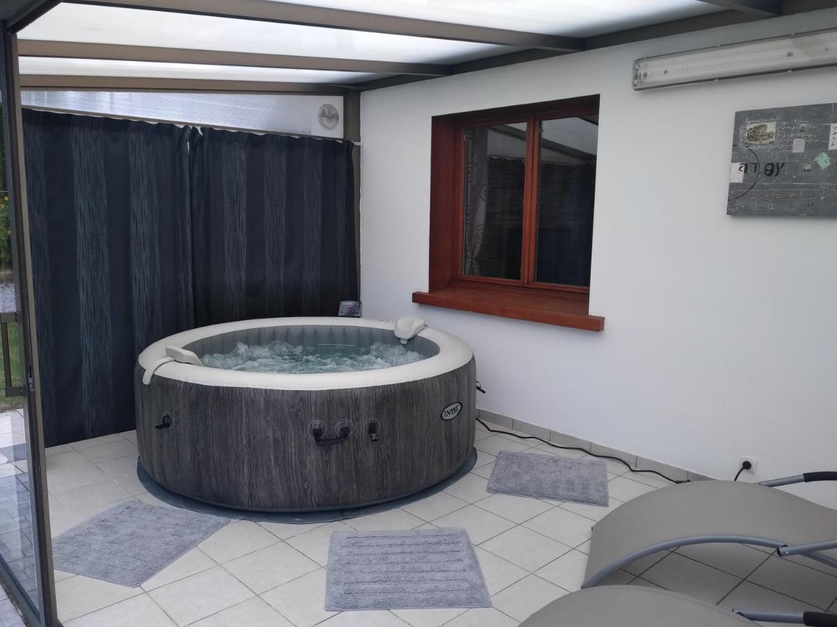 Gite De La Souche Avec Jacuzzi Doudeauville Εξωτερικό φωτογραφία